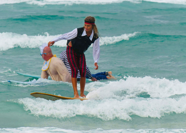 Image 1 for Latest on the Kirra Longboard Klassic: Headstands, dead cockroaches, and a chance of a Kirra barrel 